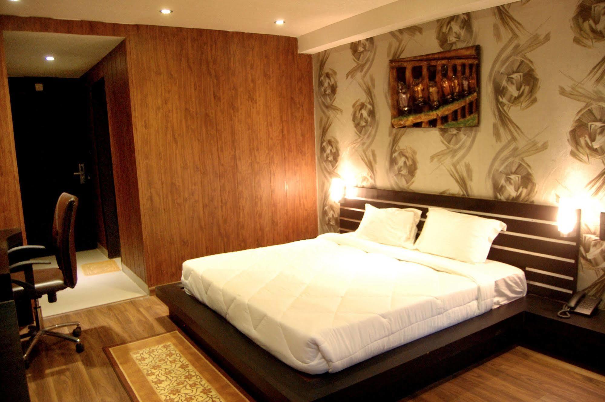 Oaktel Hotel Grand Shiva Near Ganga Ghat Haridwar Exterior photo